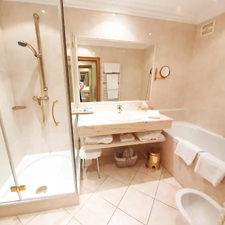 Salzburgerhof, 5-sterne Von Zell Am 5* ツェル アム ゼー